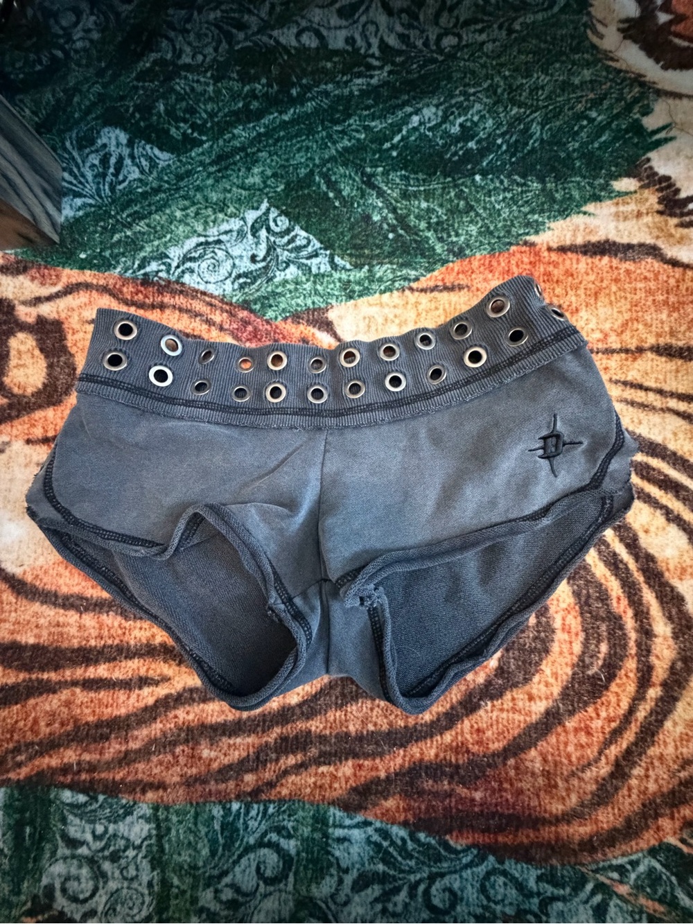 Grommet micro shorts